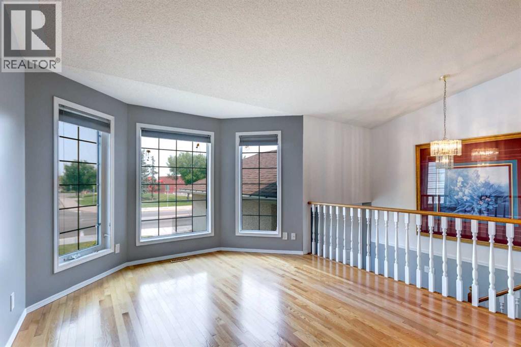 411 Shawinigan Drive SW, Shawnessy, Calgary photo 4