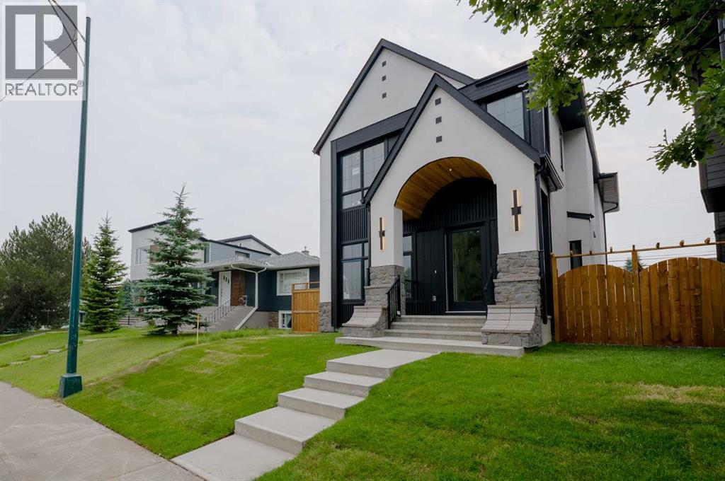 2207 Victoria Crescent NW, Banff Trail, Calgary photo 2