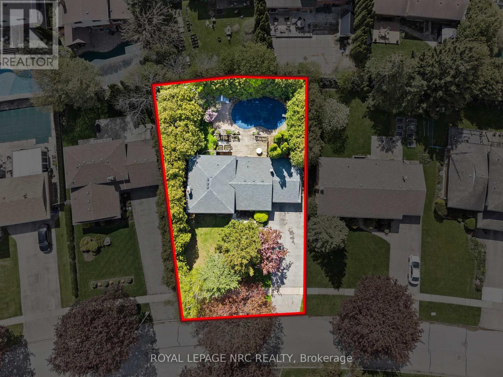 21 UPPER CANADA DRIVE - 28