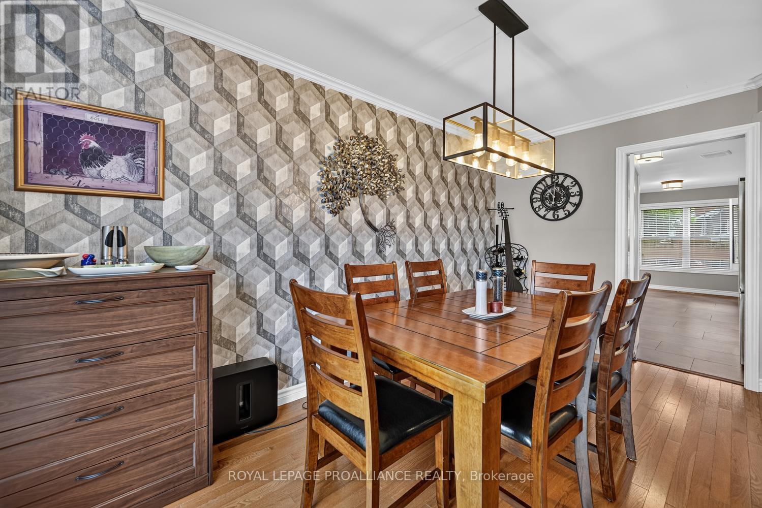 25 COUNTRY CLUB PLACE - Image 12
