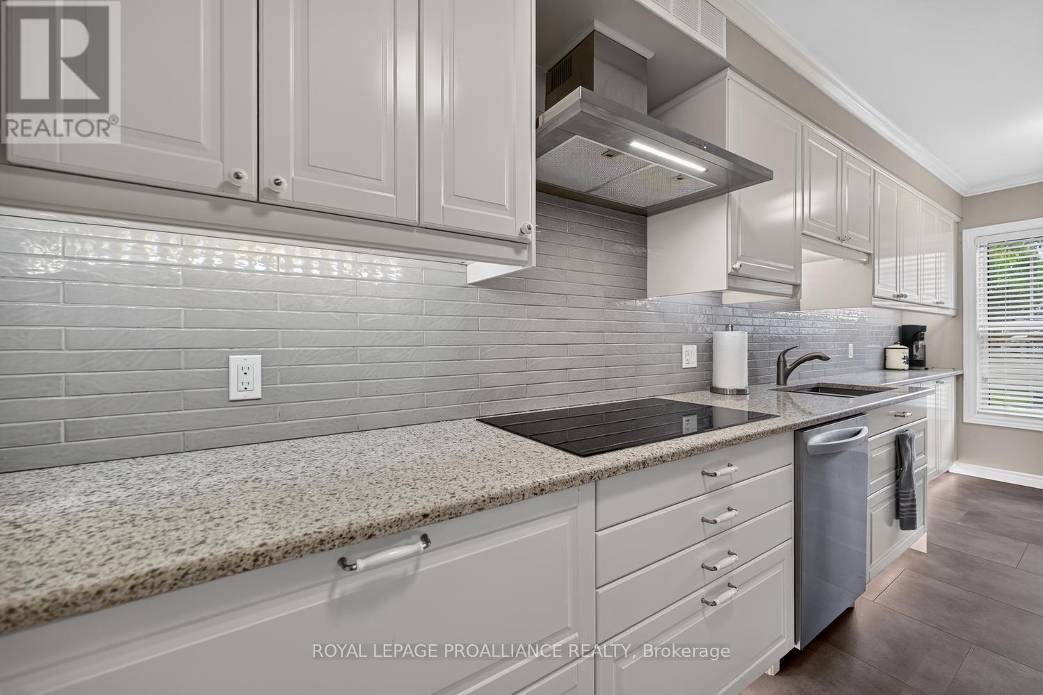 25 COUNTRY CLUB PLACE - Image 15