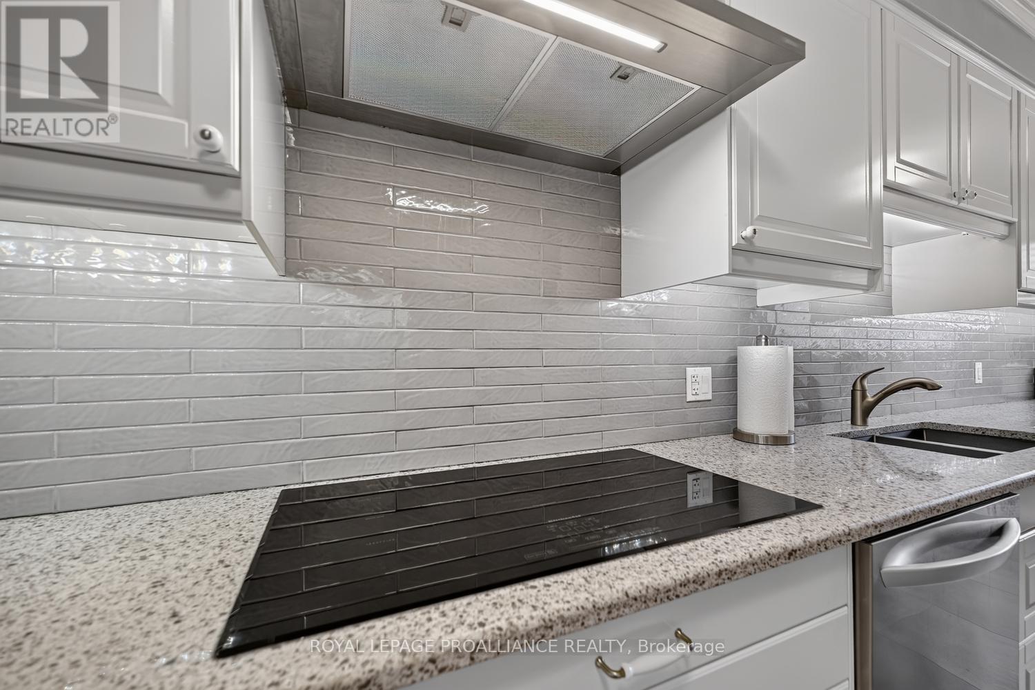 25 COUNTRY CLUB PLACE - Image 16