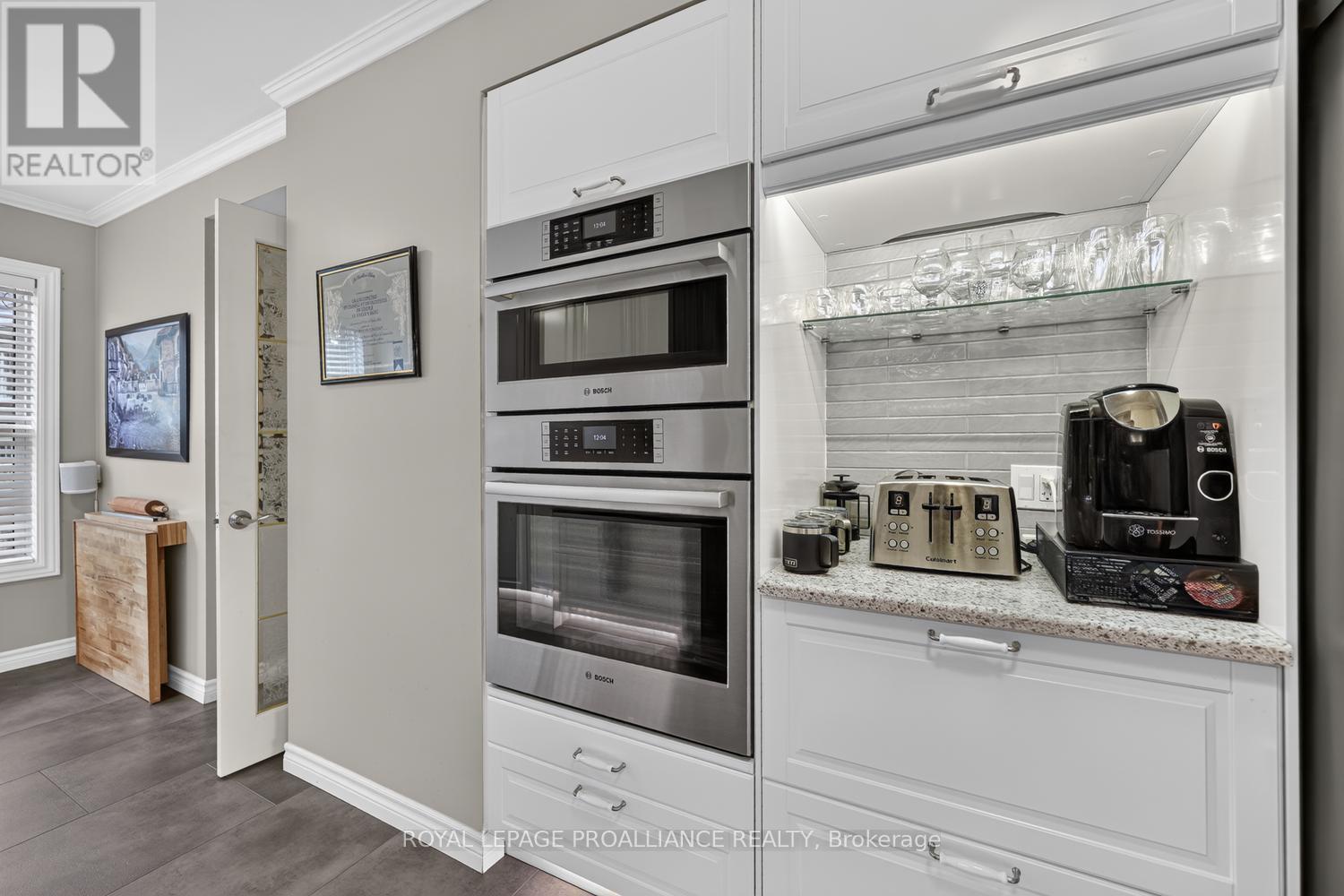 25 COUNTRY CLUB PLACE - Image 17