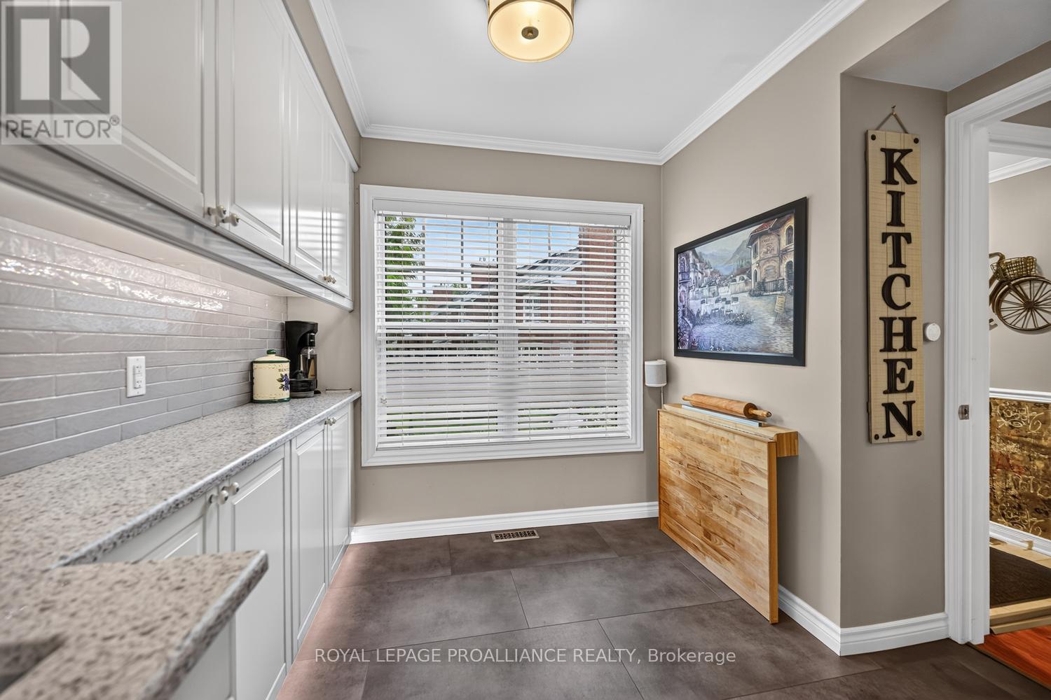 25 COUNTRY CLUB PLACE - Image 18