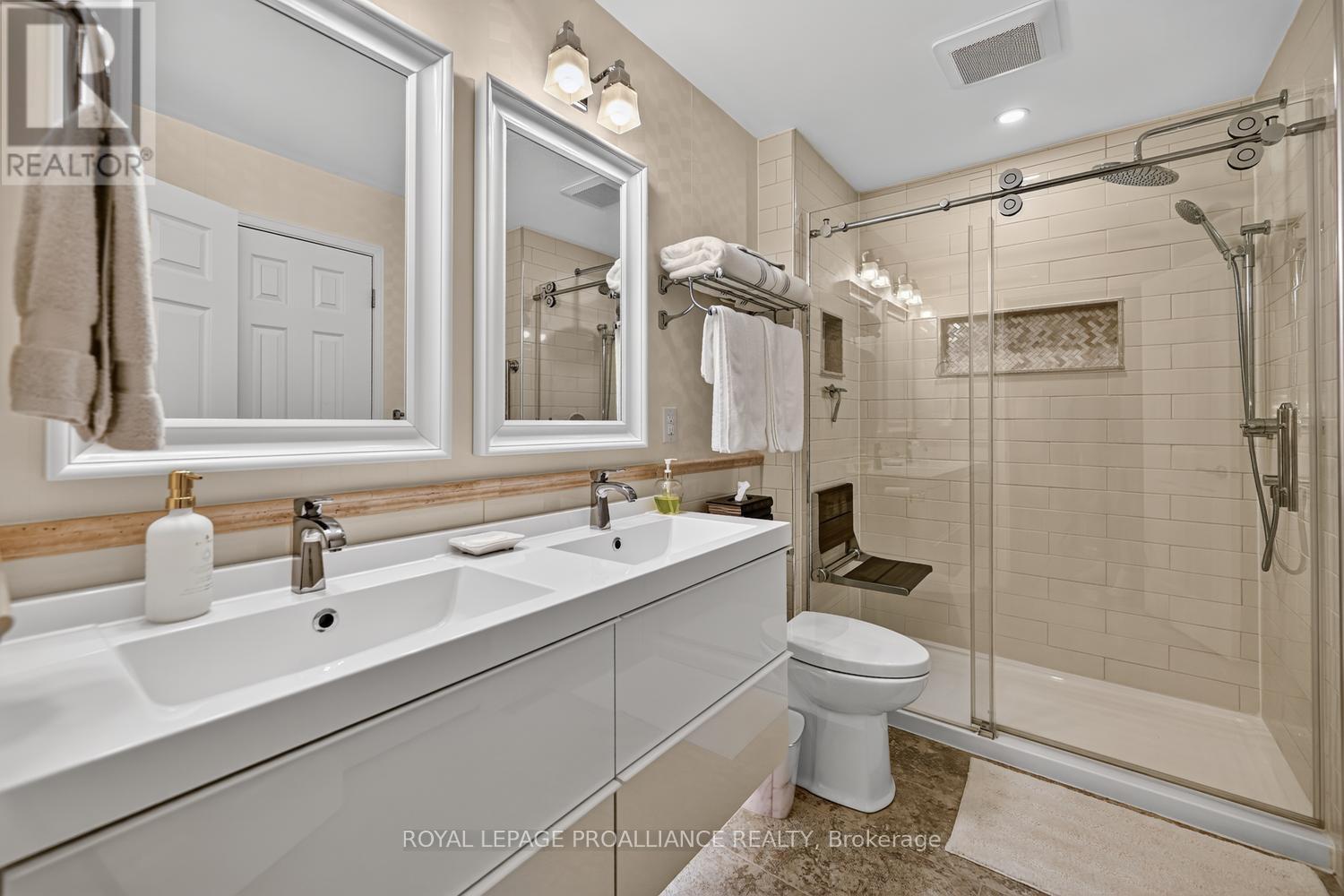 25 COUNTRY CLUB PLACE - Image 22