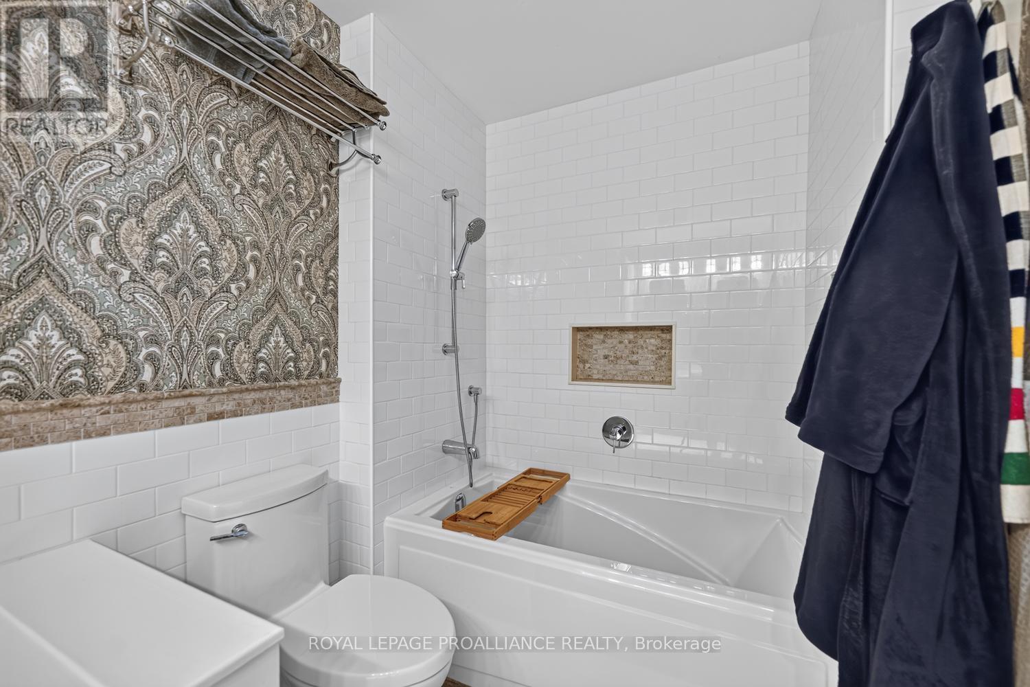 25 COUNTRY CLUB PLACE - Image 27