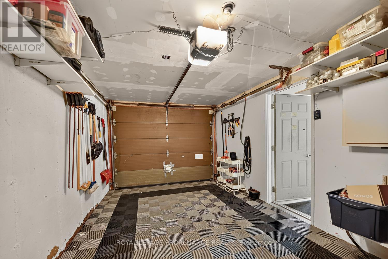 25 COUNTRY CLUB PLACE - Image 35
