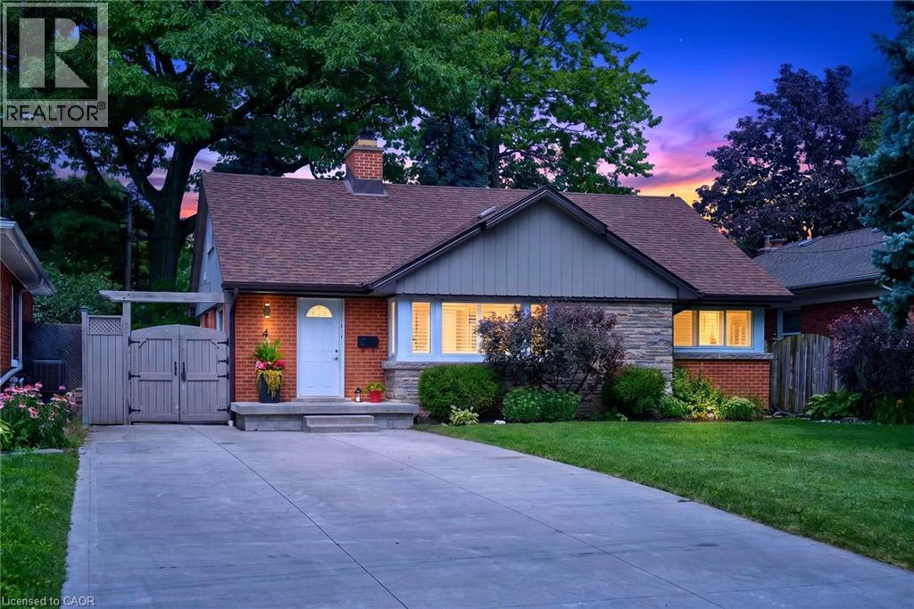 4 COMPTON Place