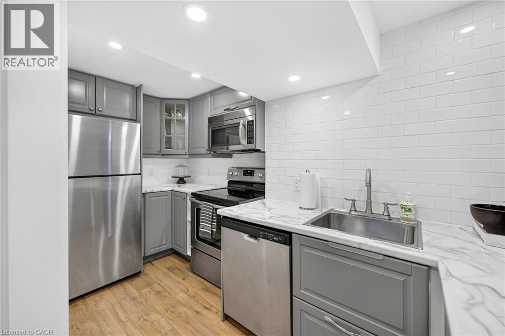 4 COMPTON Place - 33