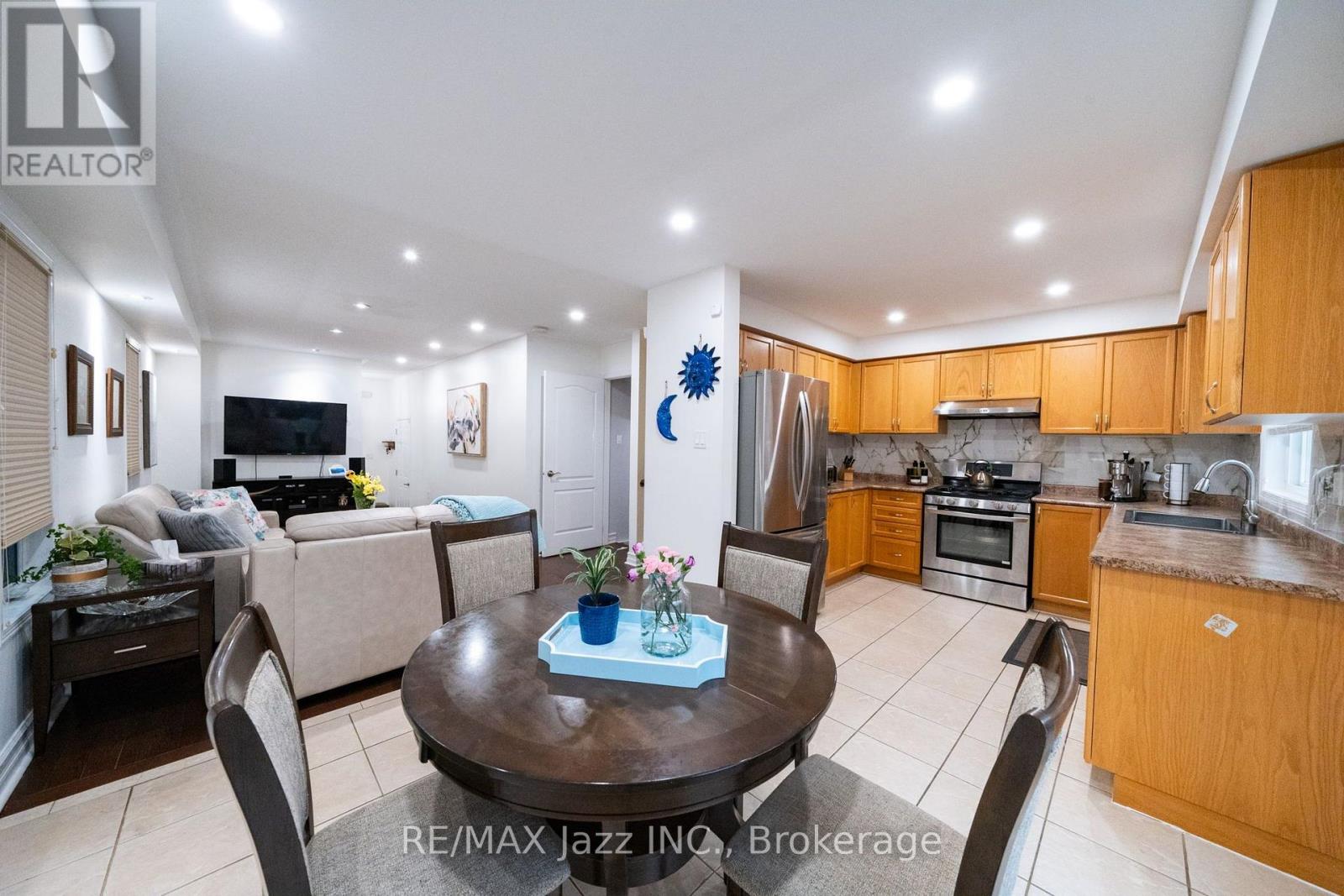 412 REEVES WAY BOULEVARD - 19