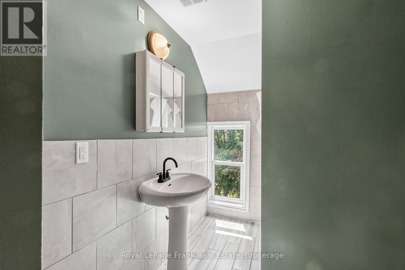 174 ELGIN STREET - Image 18