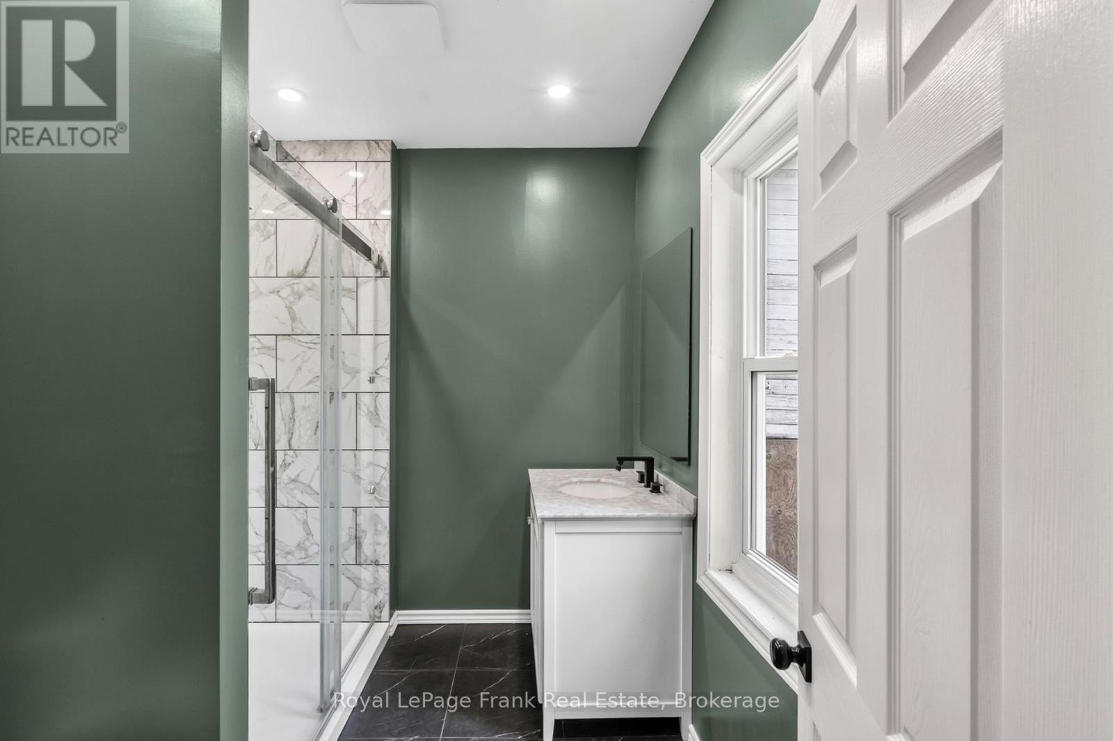 174 ELGIN STREET - Image 8