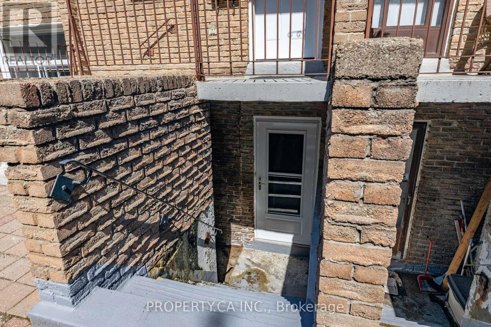 #43 91 MUIR DRIVE - Image 30