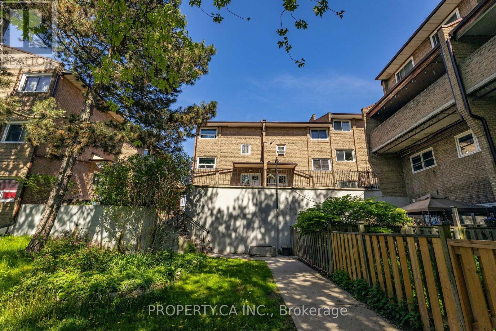 #43 91 MUIR DRIVE - 33