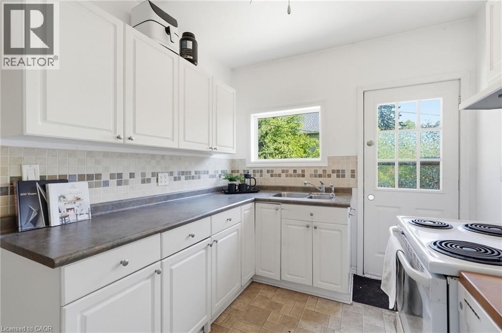 37 MAPLEWOOD Avenue - 8