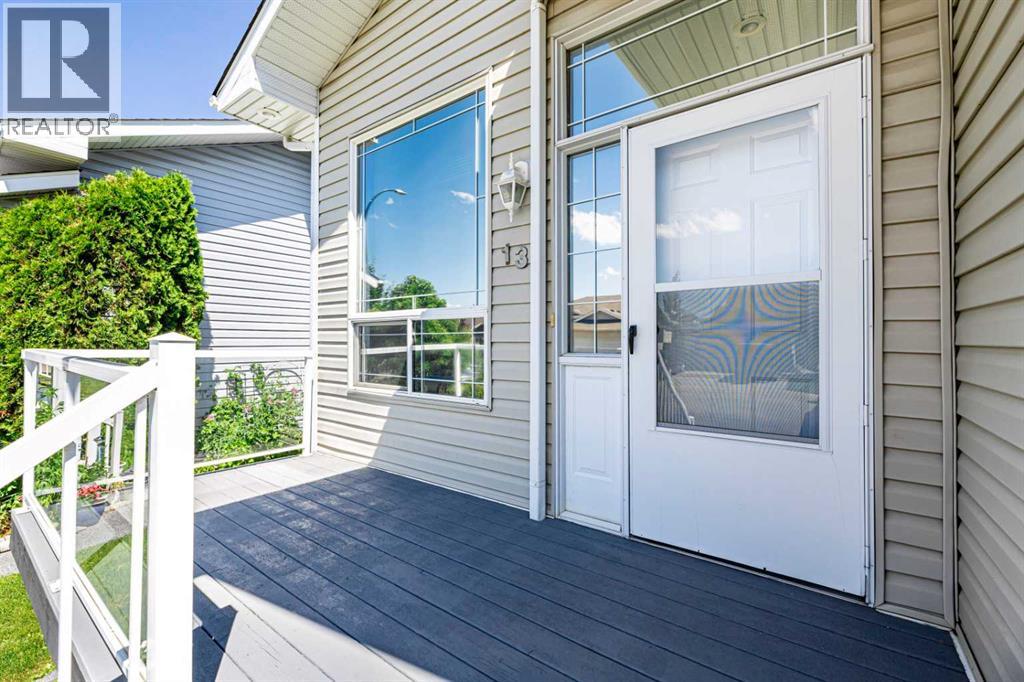 13 Duval Crescent - 2