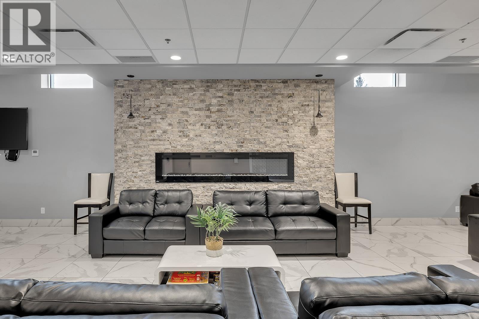 #327 925 Leon Avenue - 34