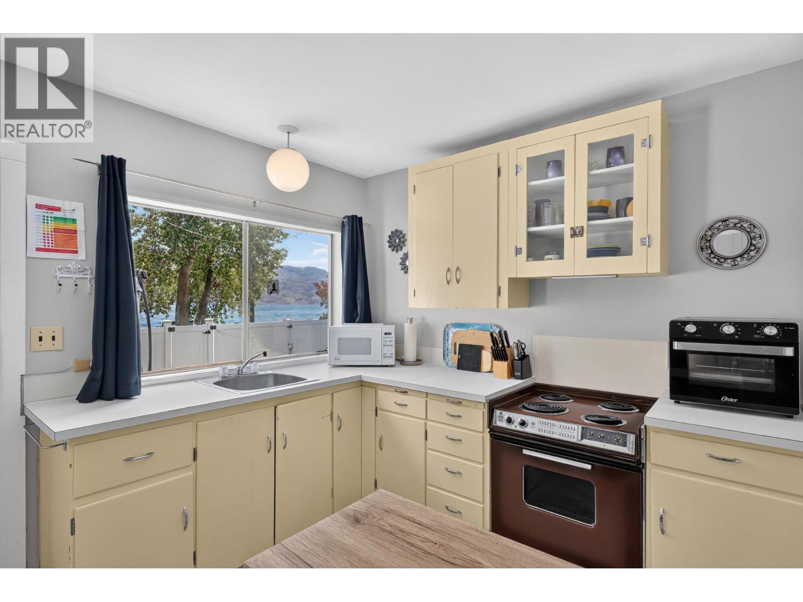 3922 Beach Avenue - 25