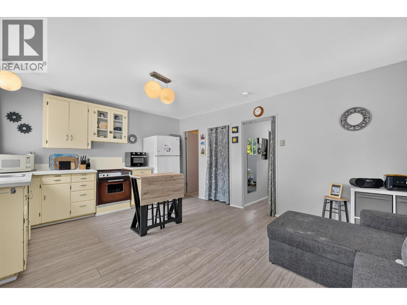 3922 Beach Avenue - 17