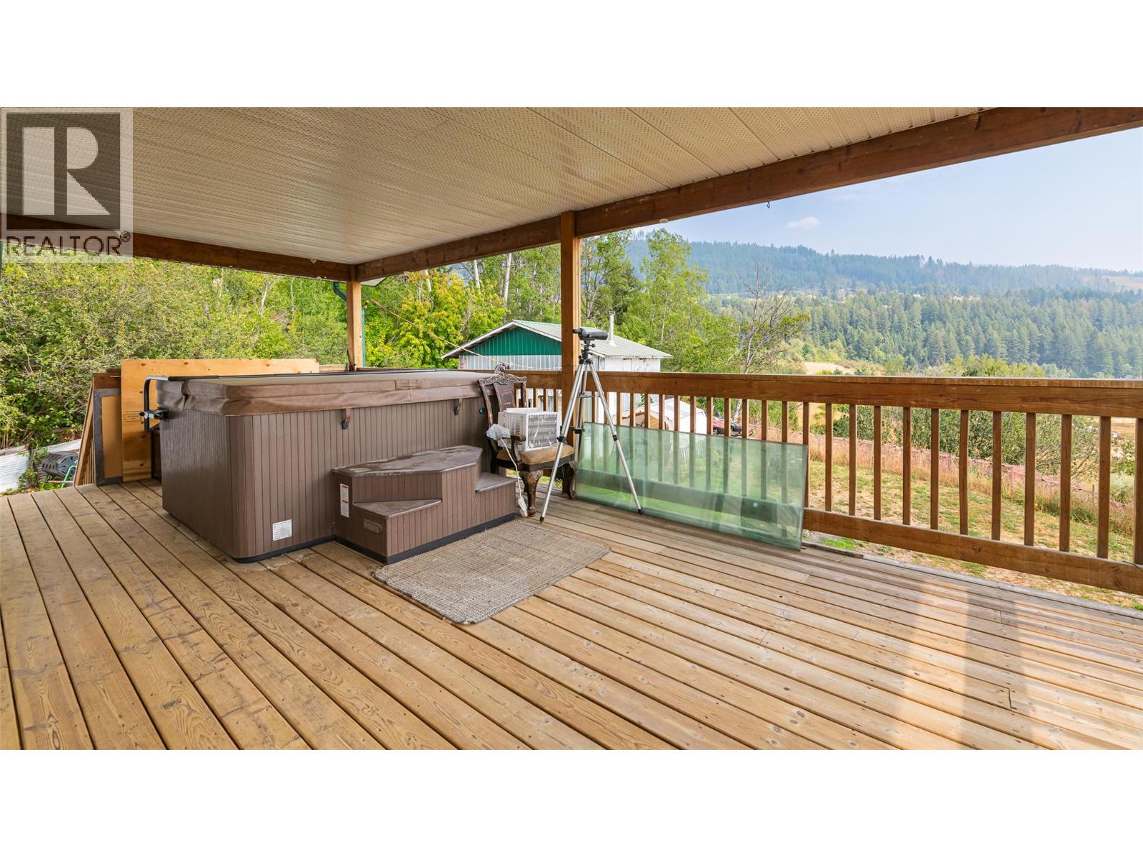 4840 Lower Wynndel Road - 2