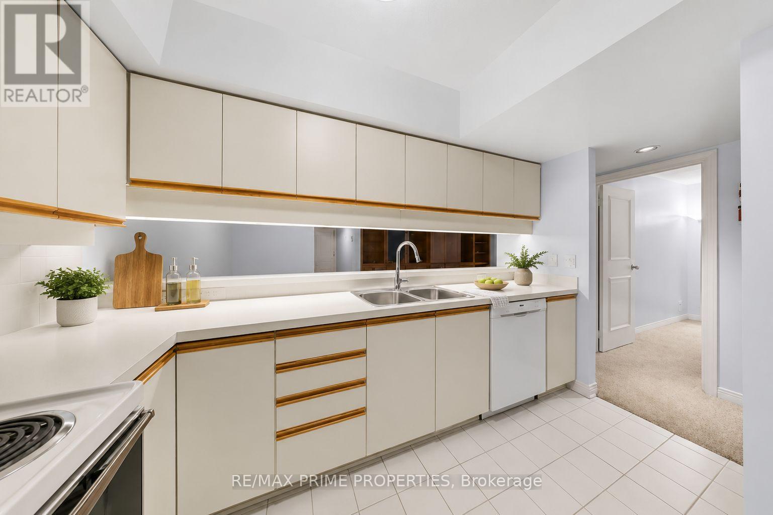 #105 205 SOMERSET STREET W - Image 15