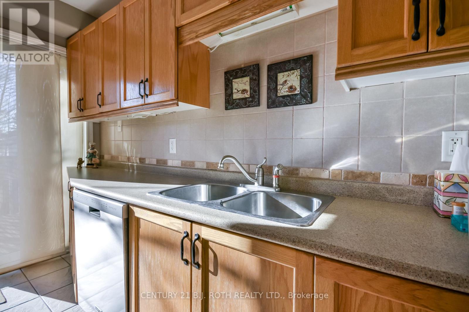 #3 358 LITTLE AVENUE - Image 10