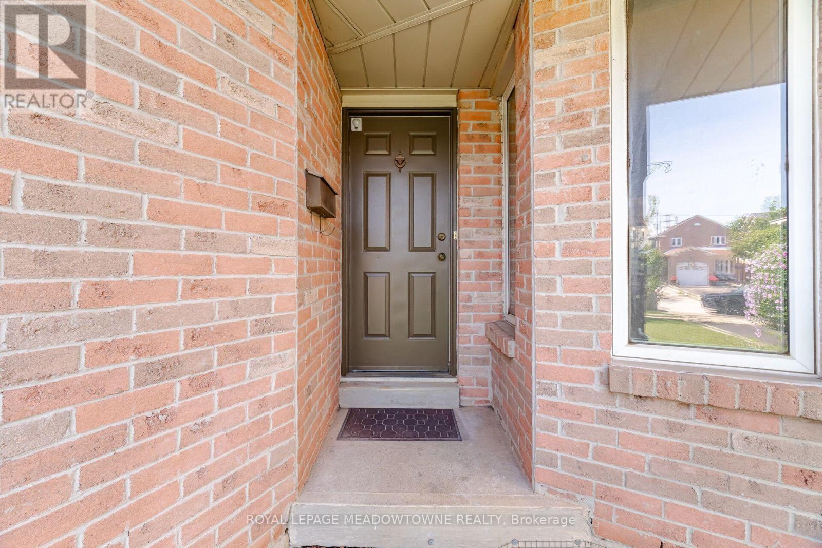 3139 CAMBOURNE CRESCENT - 2