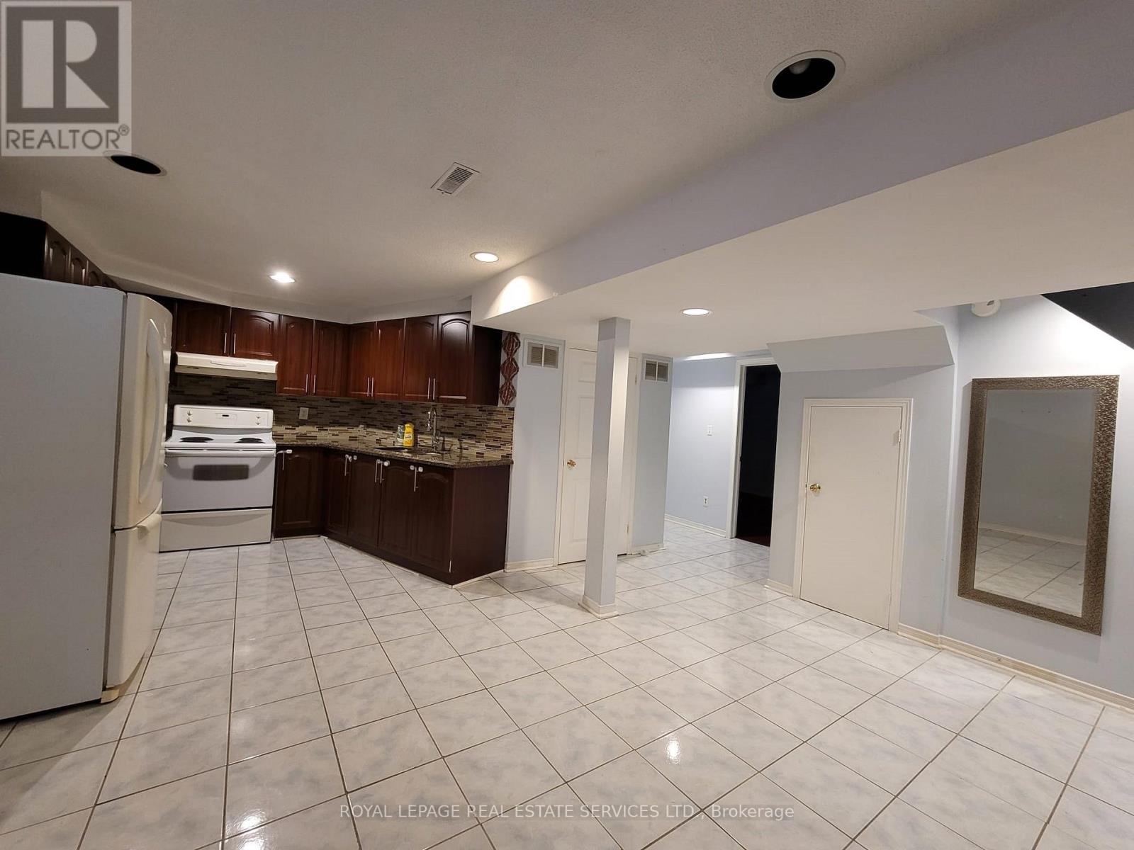 Photo of 323 Winfield Terrace