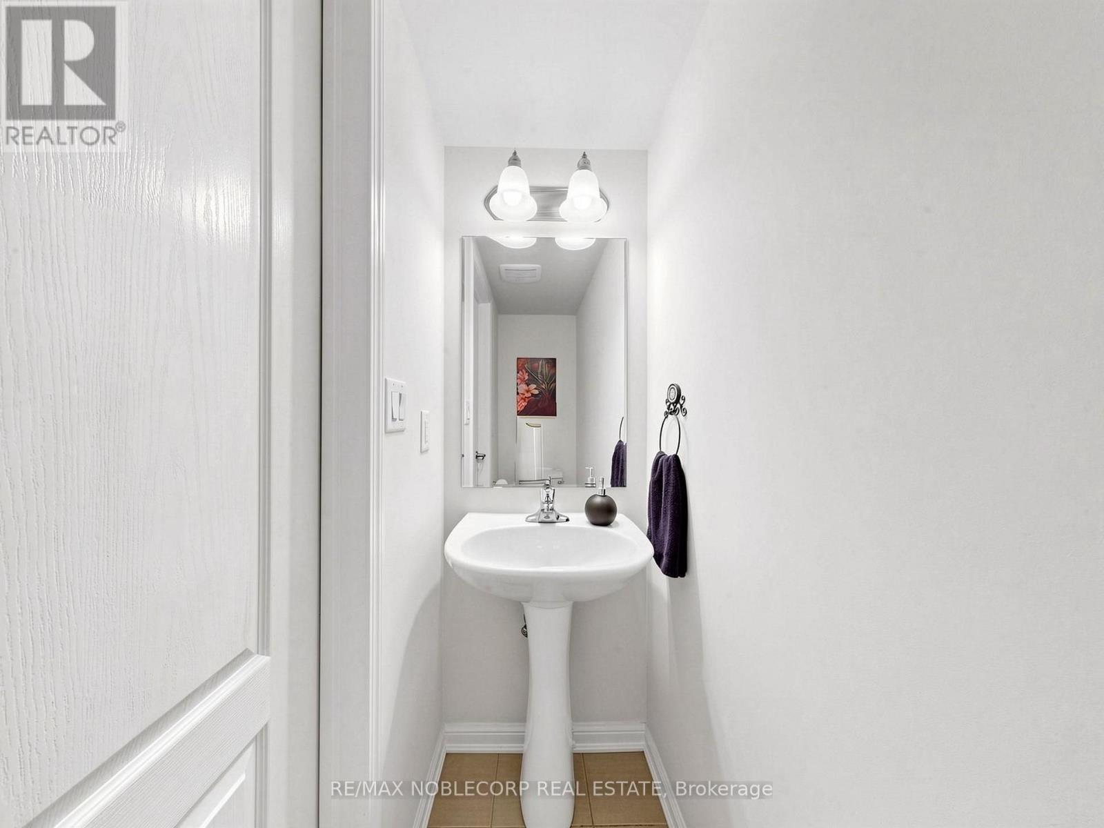 8 DEANCREST ROAD - 21