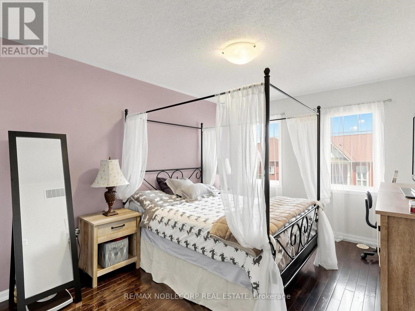 8 DEANCREST ROAD - 25