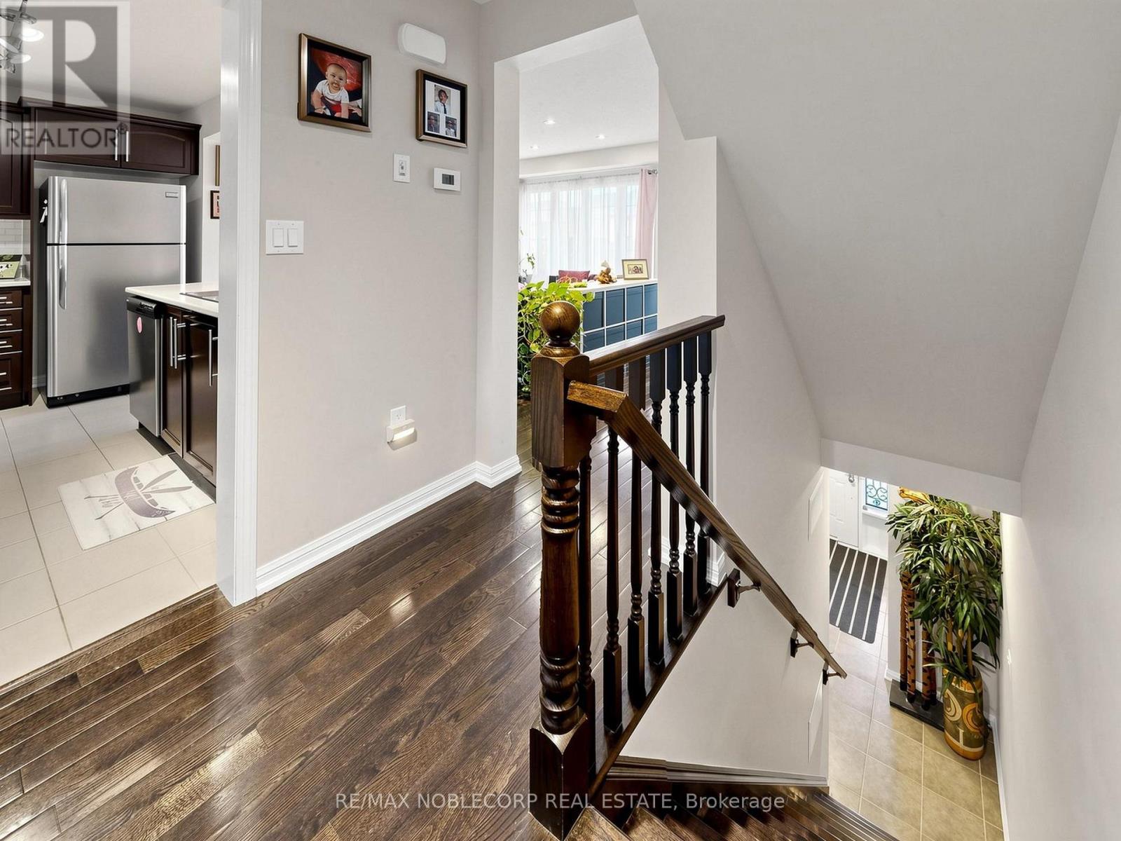 8 DEANCREST ROAD - 37