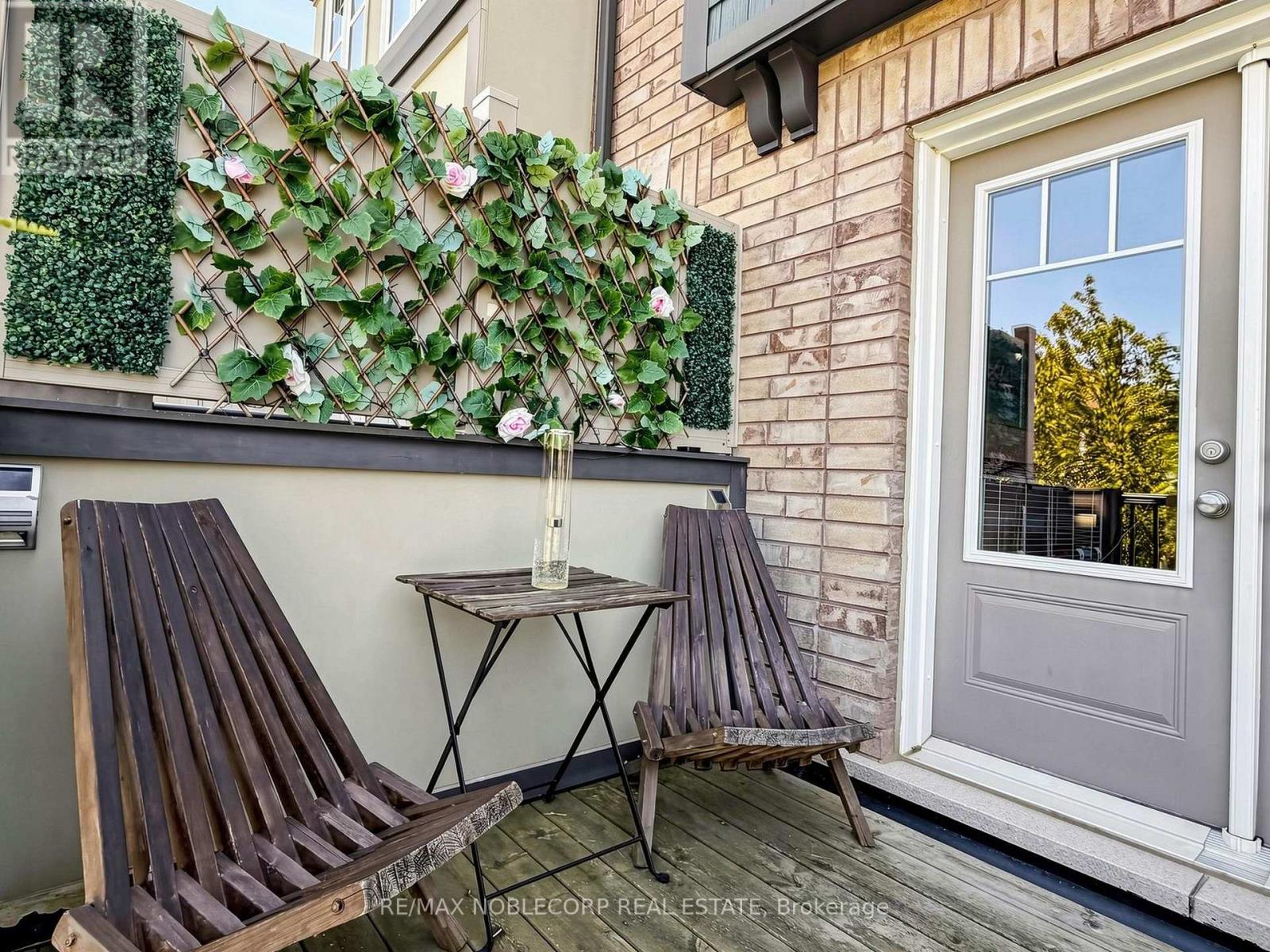 8 DEANCREST ROAD - 41