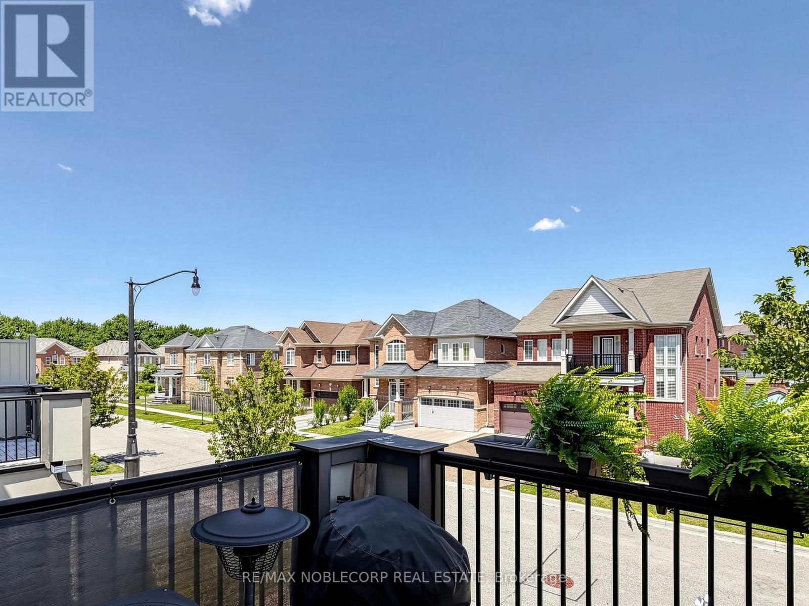 8 DEANCREST ROAD - 42