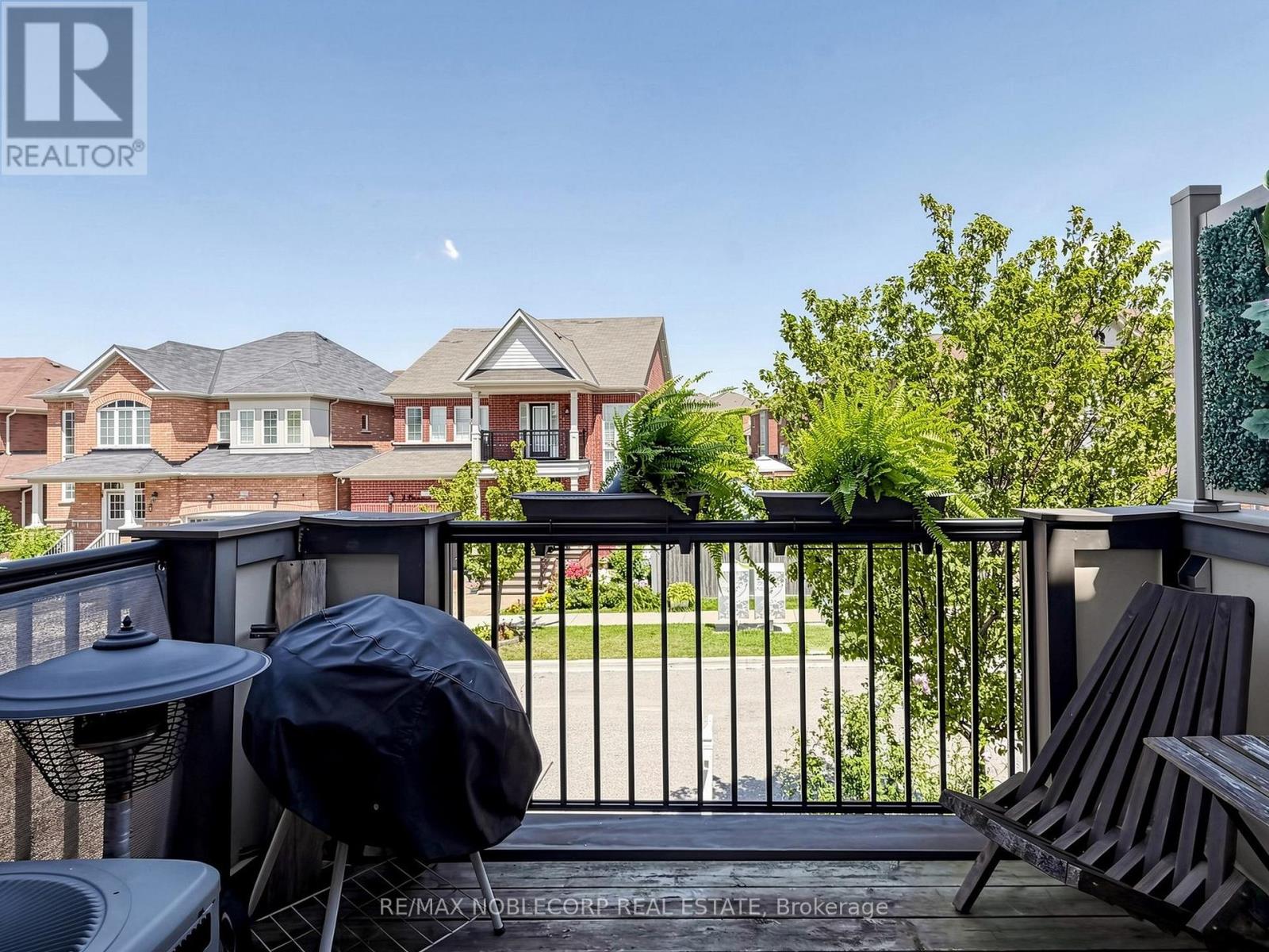 8 DEANCREST ROAD - 43