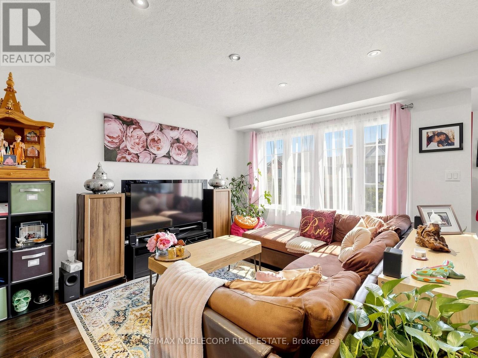 8 DEANCREST ROAD - 7