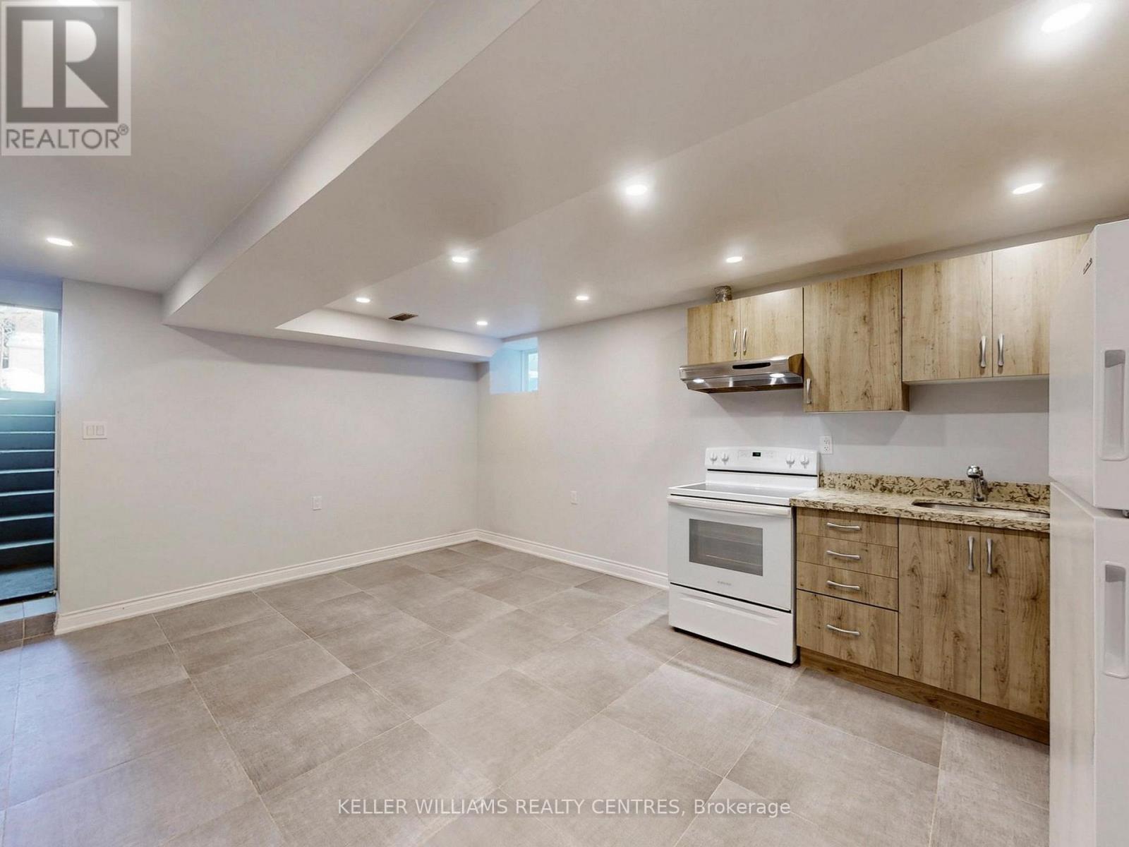 62 HOUNSLOW HEATH ROAD - Image 21