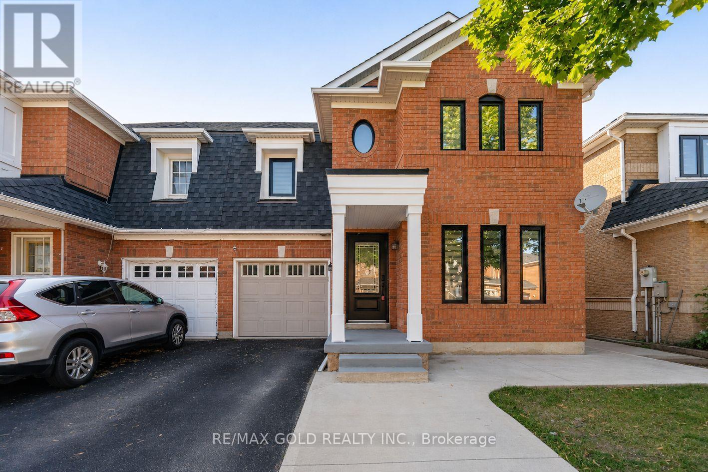 61 SAINTSBURY CRESCENT - 1