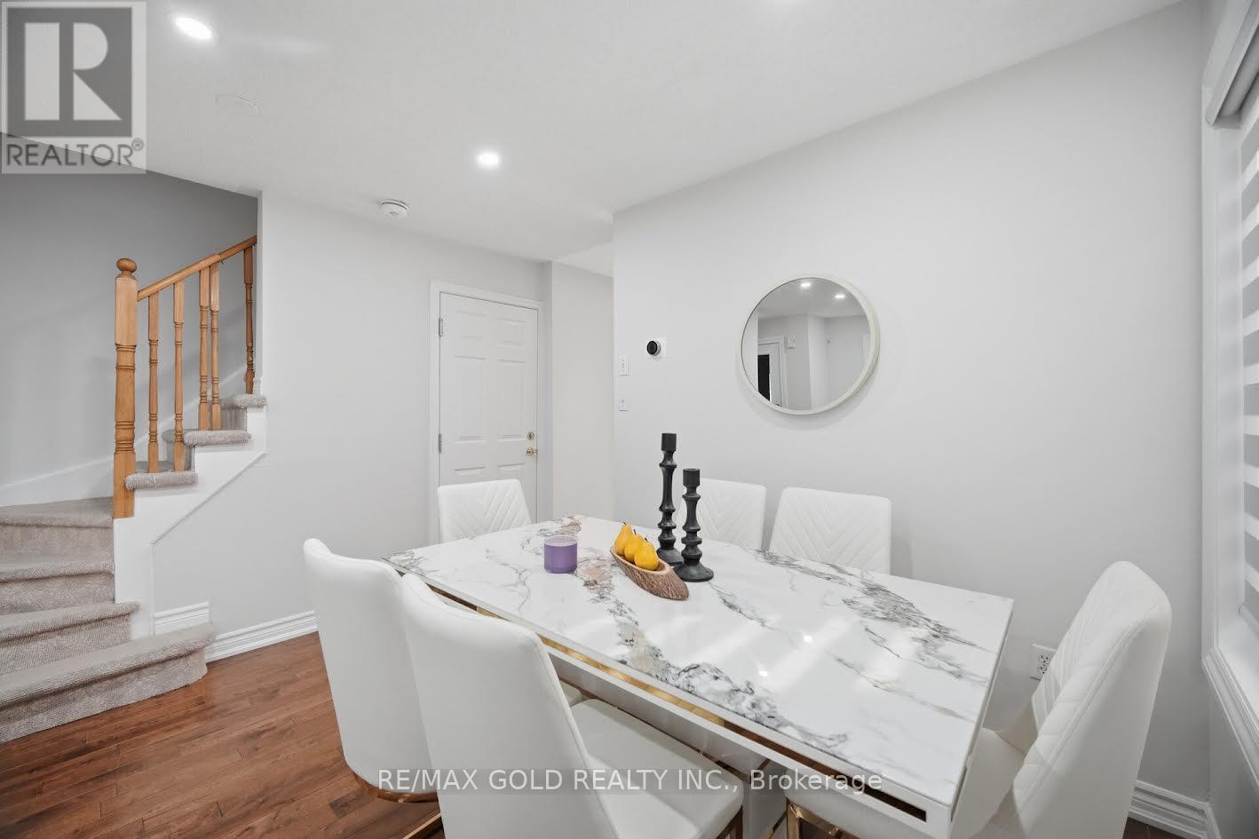 61 SAINTSBURY CRESCENT - Image 13
