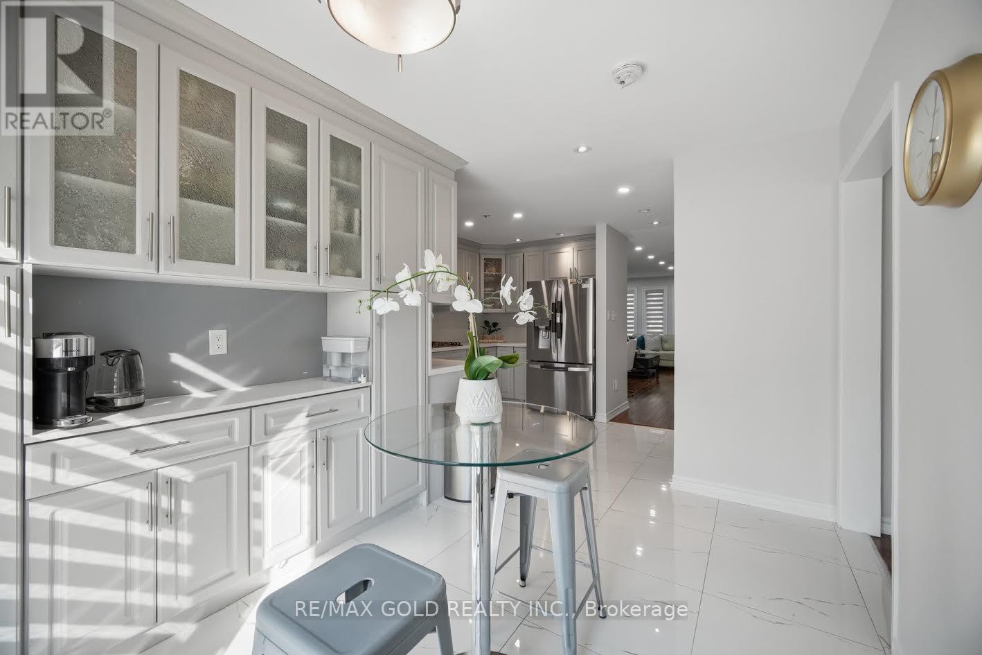 61 SAINTSBURY CRESCENT - Image 18