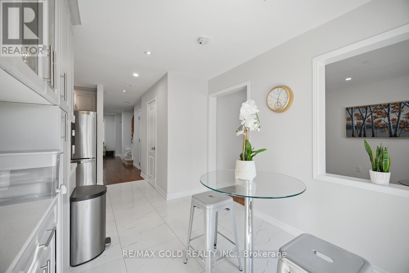 61 SAINTSBURY CRESCENT - 19