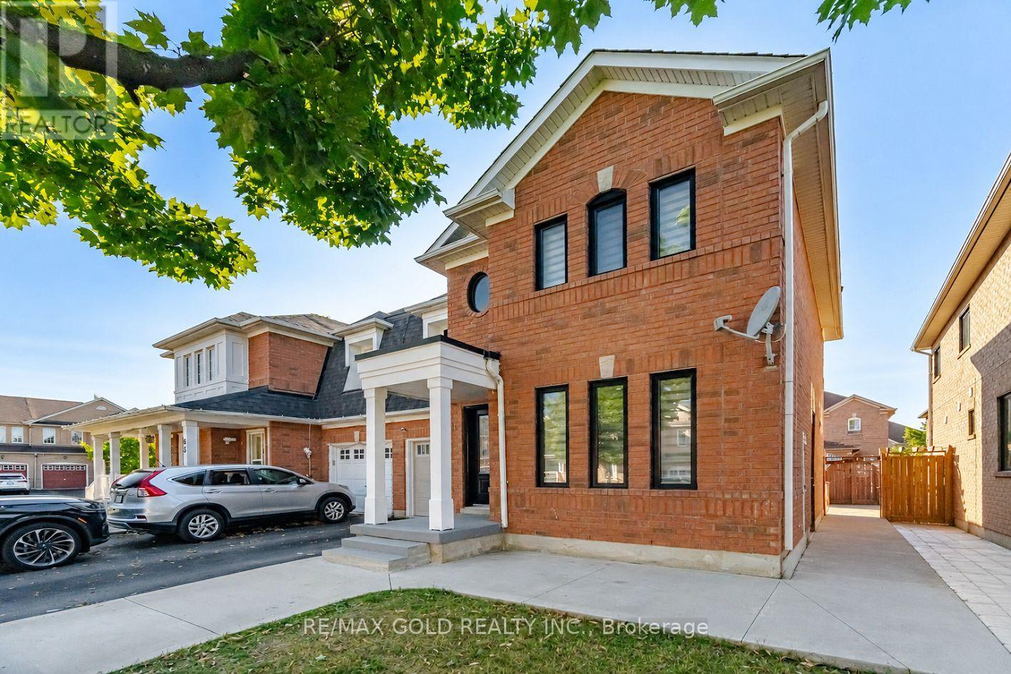 61 SAINTSBURY CRESCENT - 2