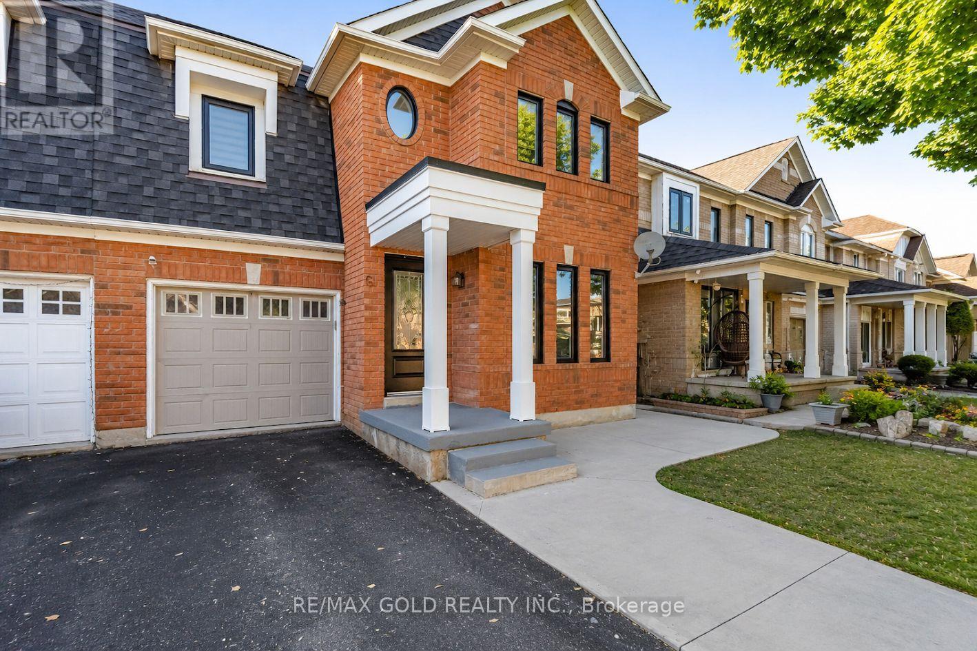 61 SAINTSBURY CRESCENT - 3