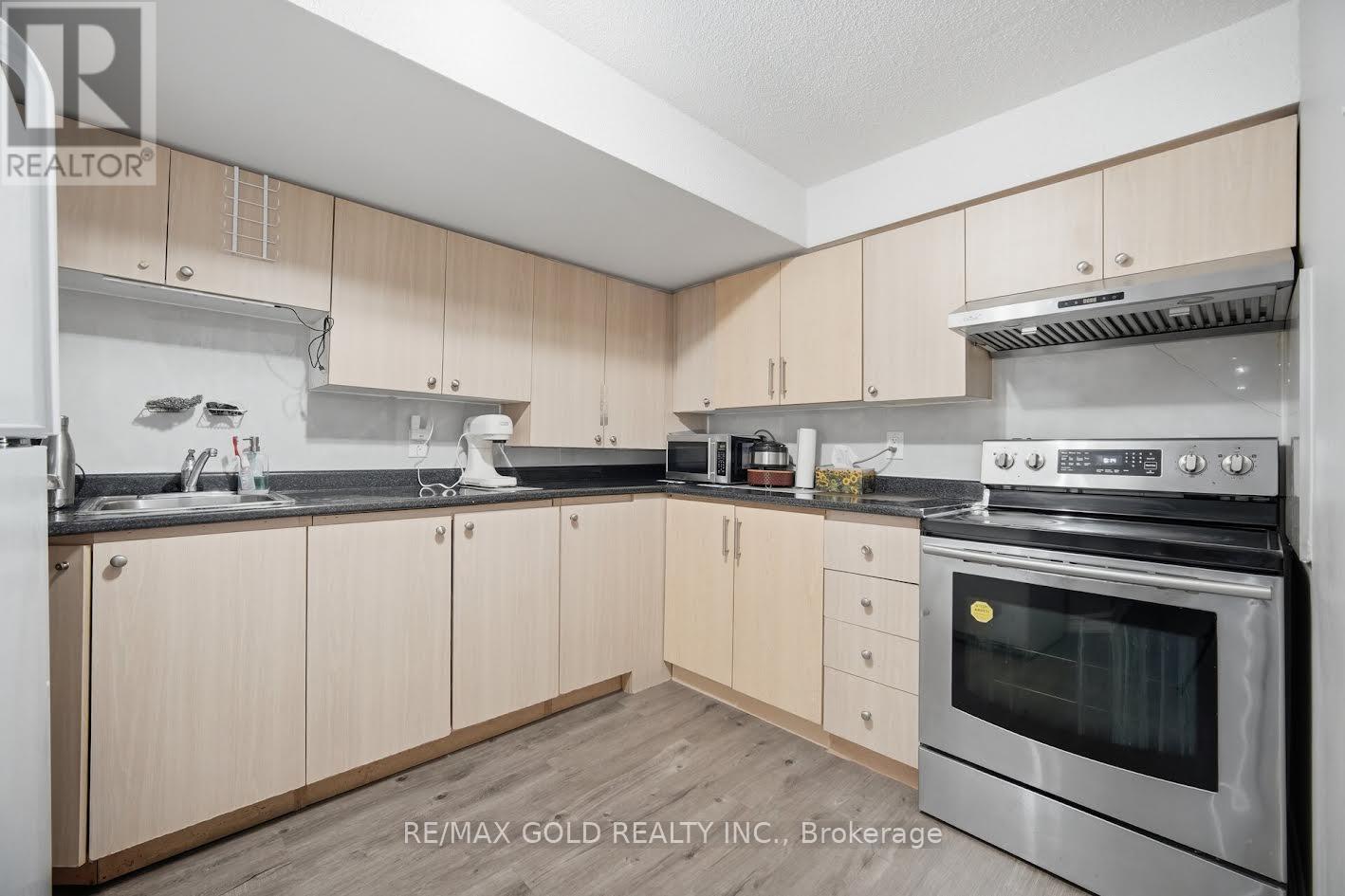 61 SAINTSBURY CRESCENT - Image 36