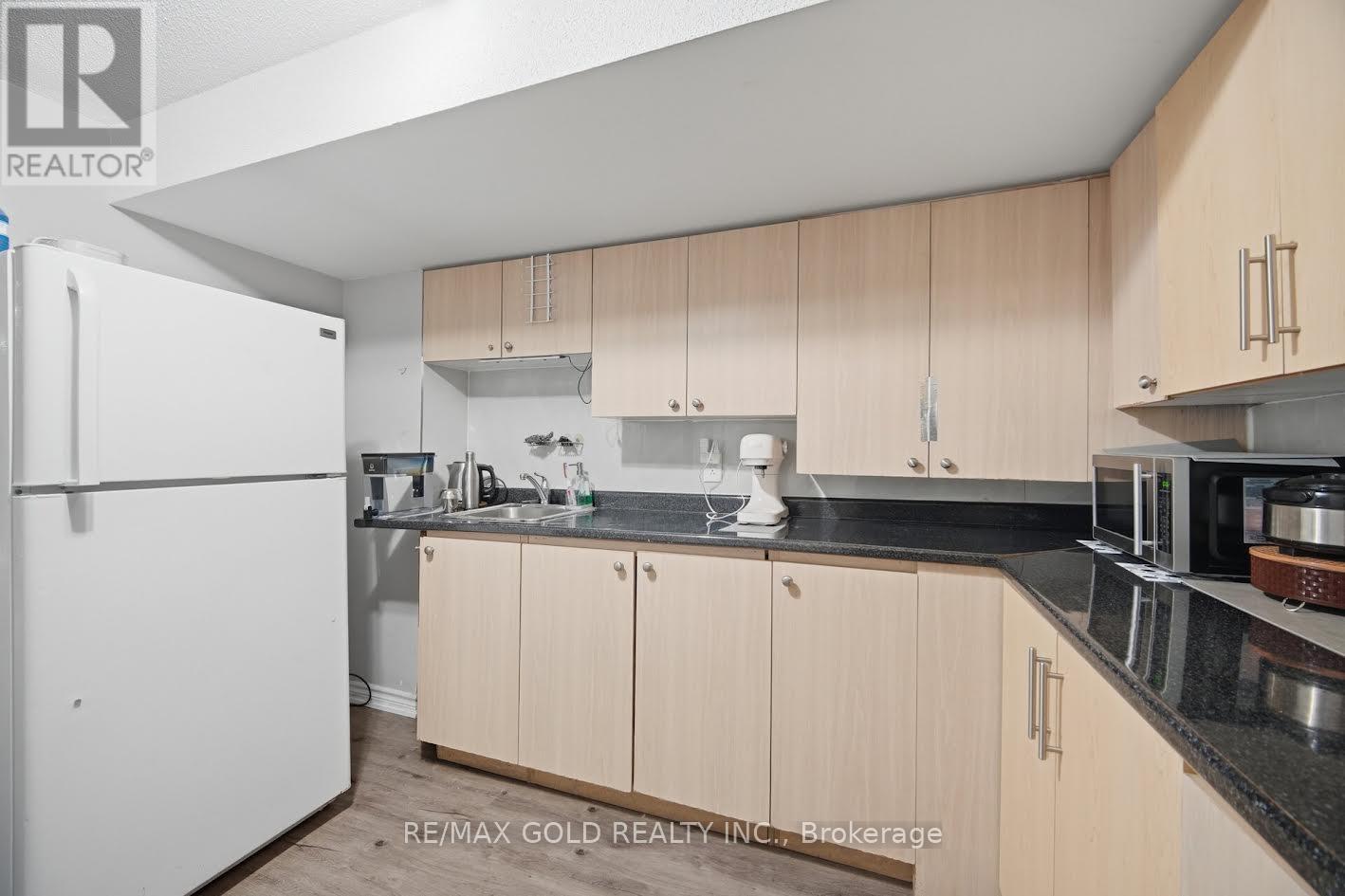 61 SAINTSBURY CRESCENT - 37