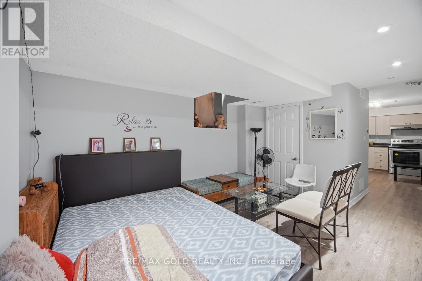 61 SAINTSBURY CRESCENT - 42