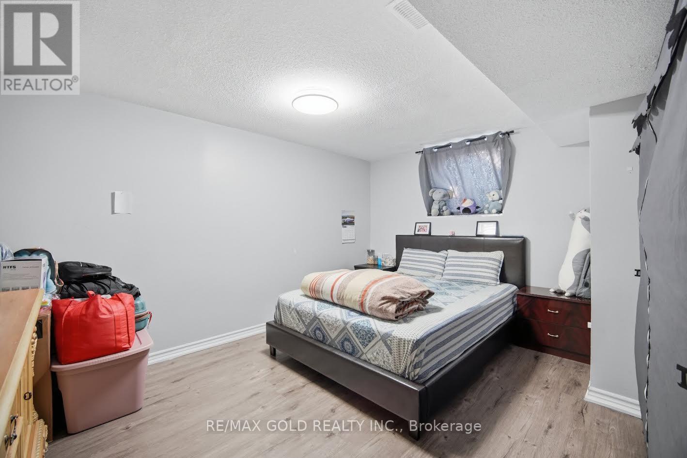 61 SAINTSBURY CRESCENT - 43