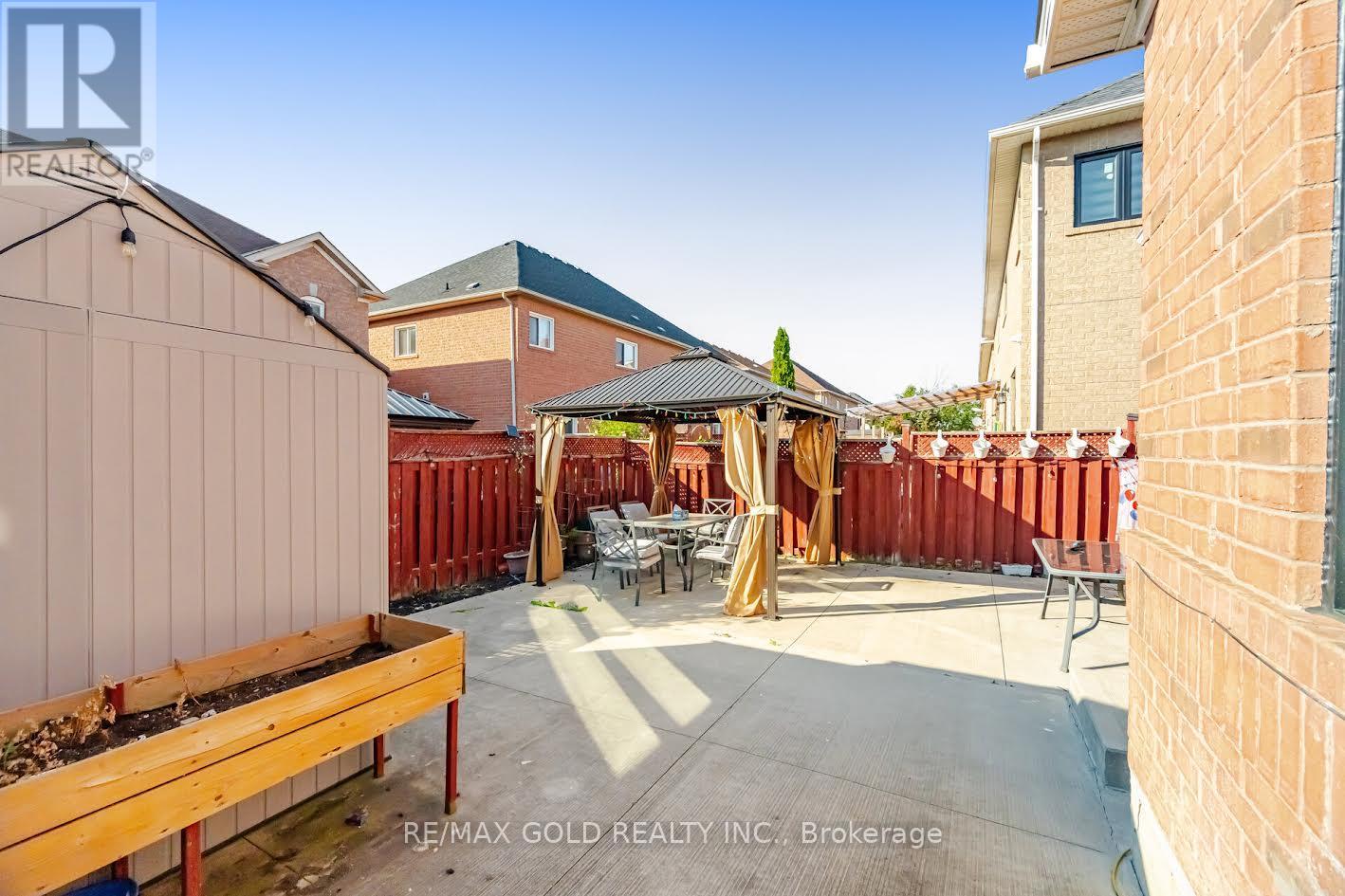 61 SAINTSBURY CRESCENT - 48