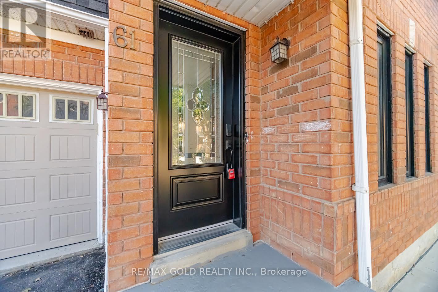 61 SAINTSBURY CRESCENT - 5