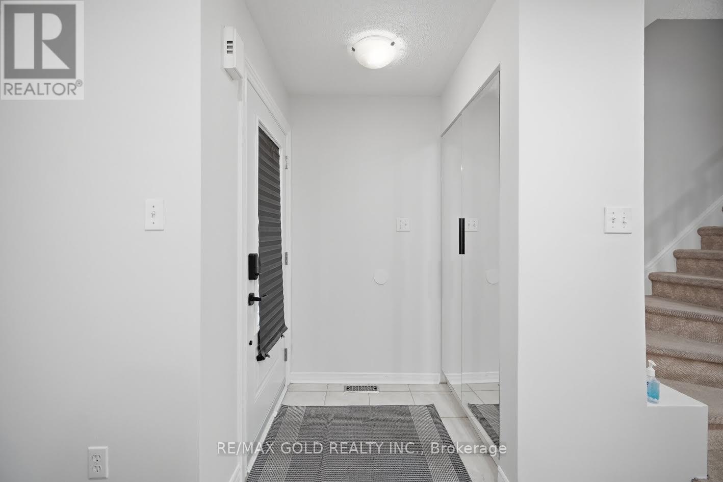 61 SAINTSBURY CRESCENT - 6