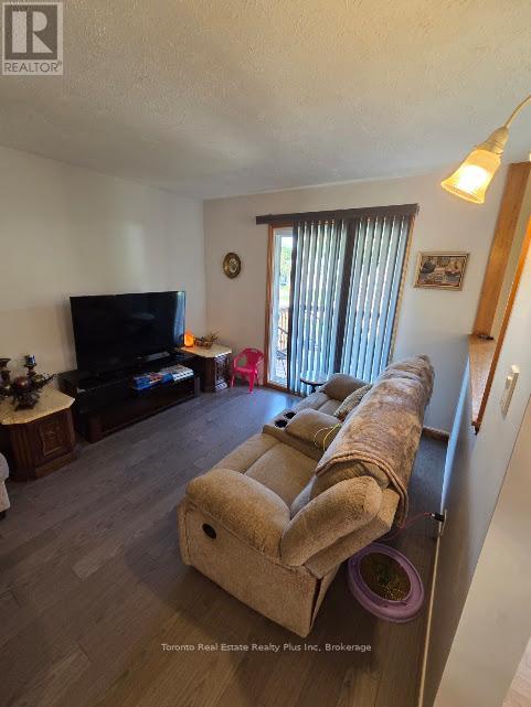 83 LAURIER ROAD - 11